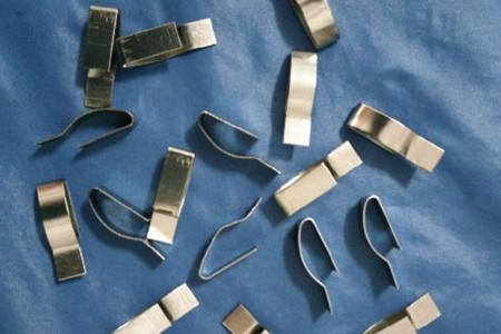 如何做好精密五金彈片的清潔工作?